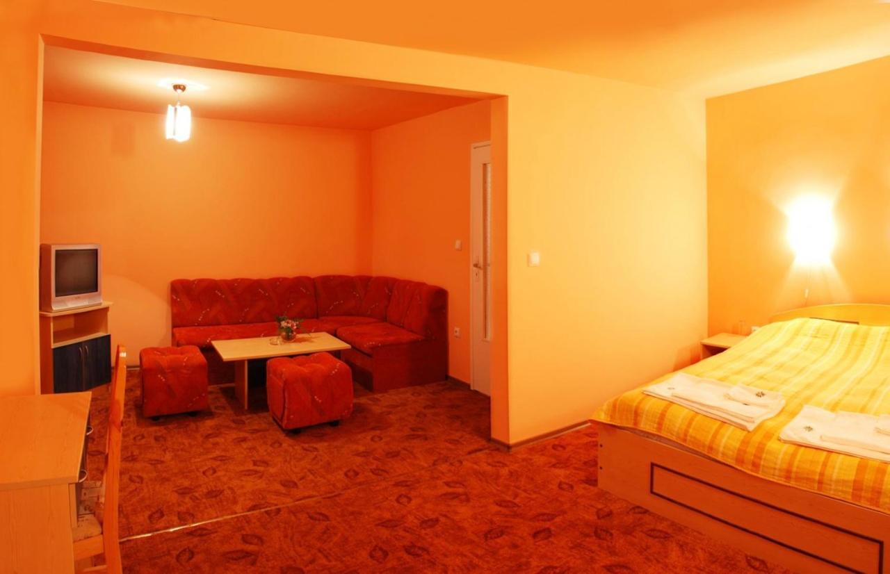Tourist center Momina Krepost Hotel Veliko Tărnovo Exterior foto